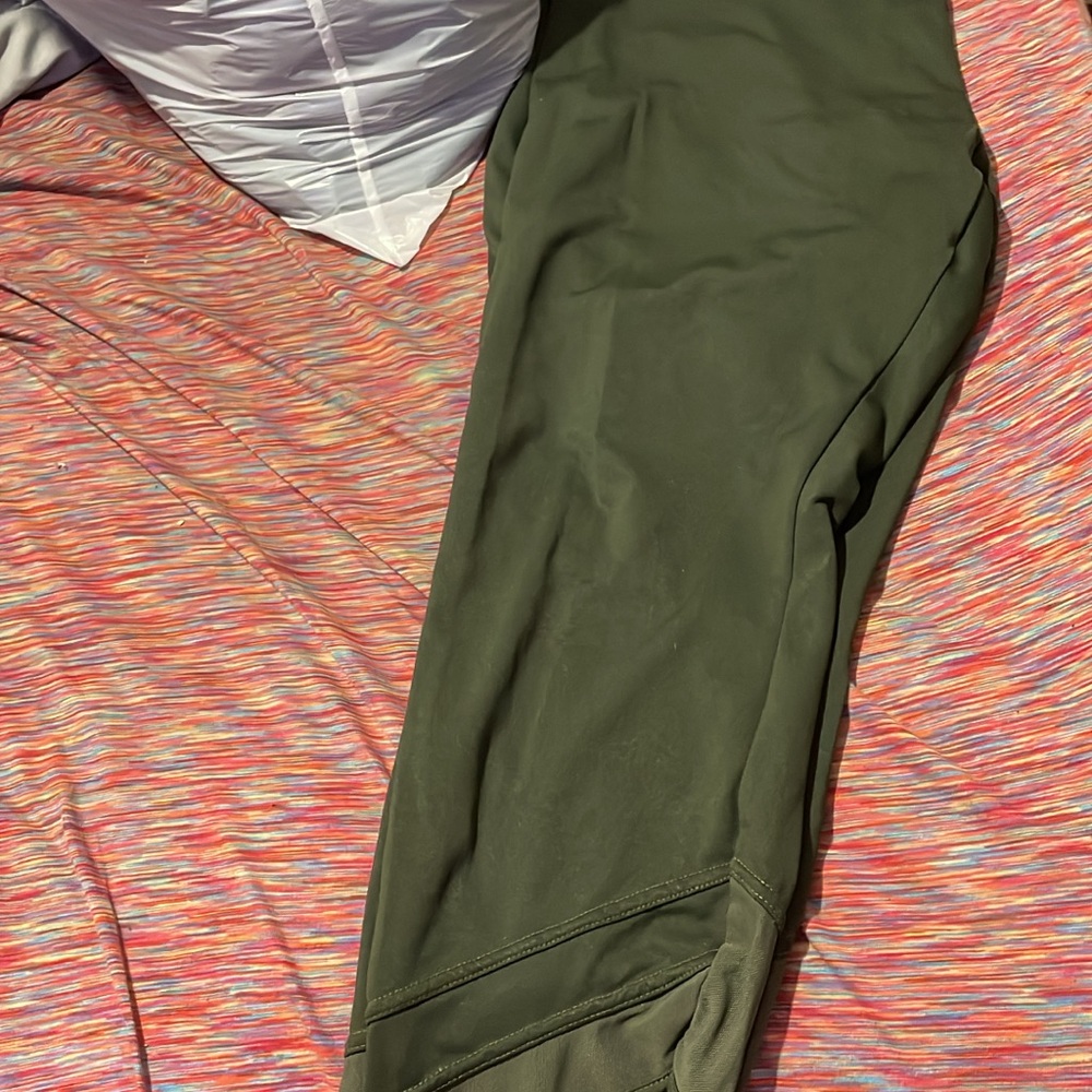 Green leggings